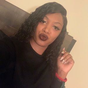 Meet your Posher, Crystal